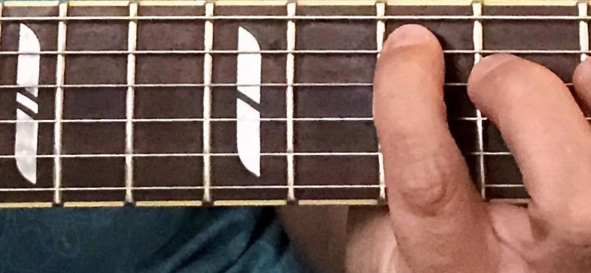 Stadium Acoustic Guitar Chord Demonstration